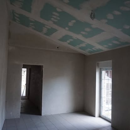 Trockenbau im Innenausbau mit gespachtelten Flächen